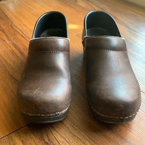 Size 35/5 Sanita Brown Closed Heel Clog
